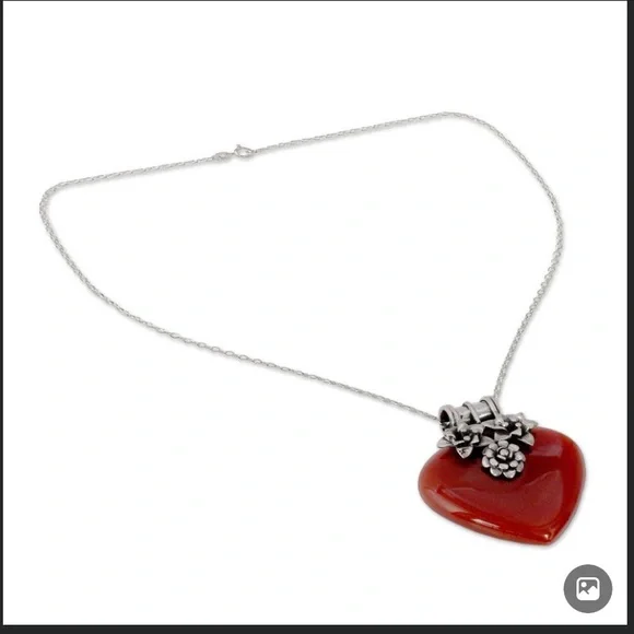 Beautiful large size Carnelian heart with floral design , comes with earrings - Picture 3 of 5